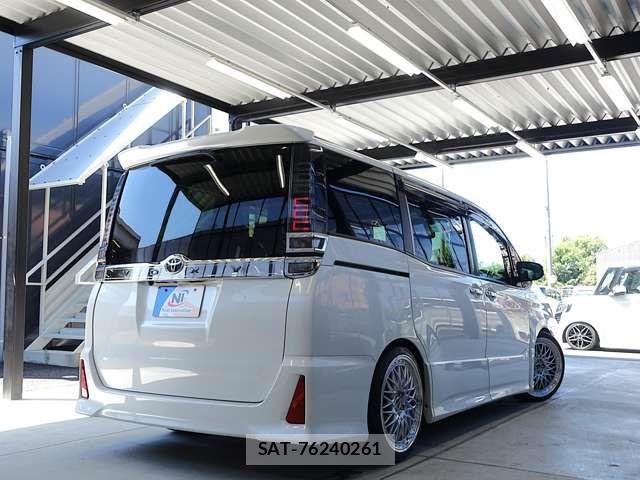 Toyota VOXY 2018-12 8317939-8