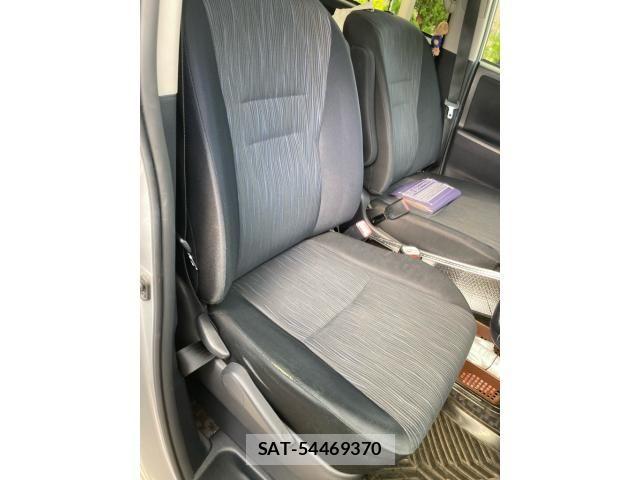 Toyota VOXY 2011-10 8317983-17