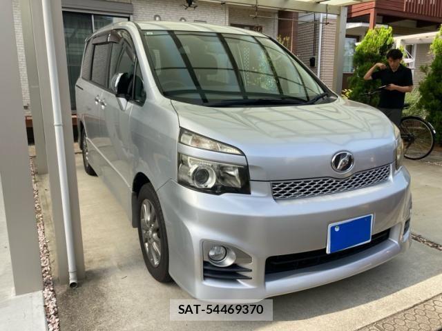 Toyota VOXY 2011-10 8317983-1