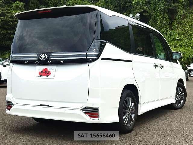 Toyota VOXY 2024-03 8317936-2