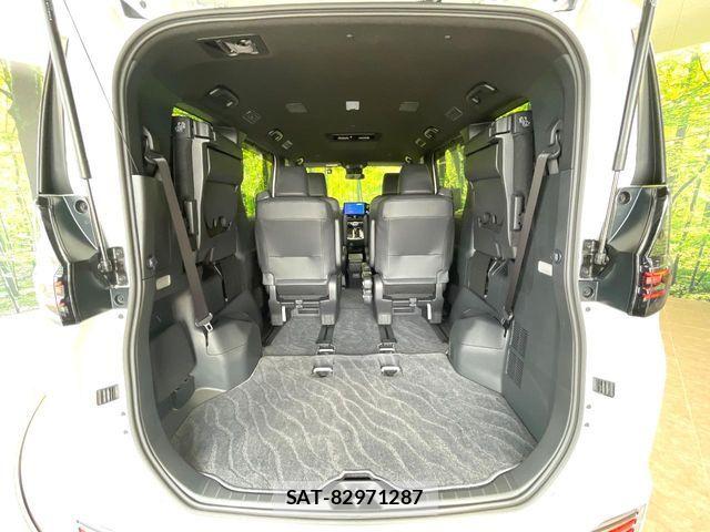 Toyota VOXY 2024-08 8317924-10