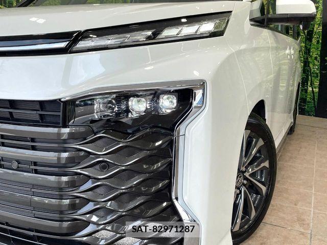 Toyota VOXY 2024-08 8317924-12