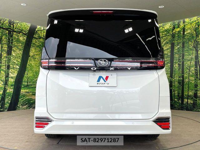 Toyota VOXY 2024-08 8317924-15