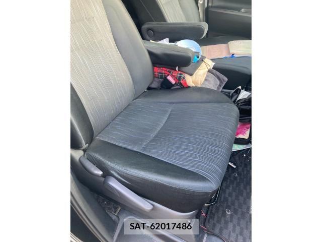 Toyota VOXY 2011-08 8317976-11