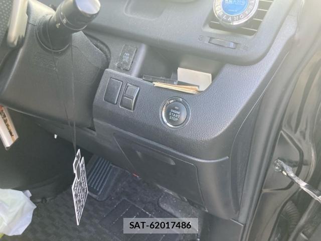Toyota VOXY 2011-08 8317976-12