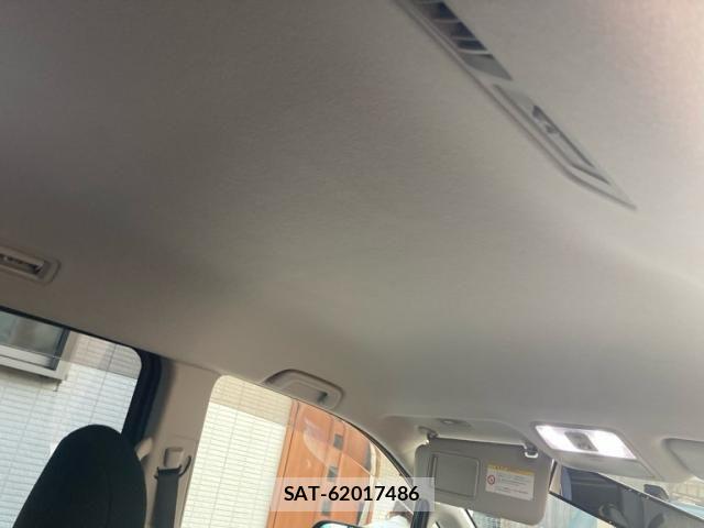 Toyota VOXY 2011-08 8317976-15