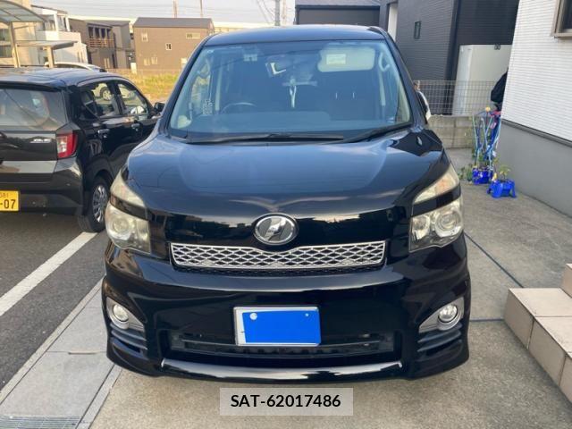 Toyota VOXY 2011-08 8317976-1