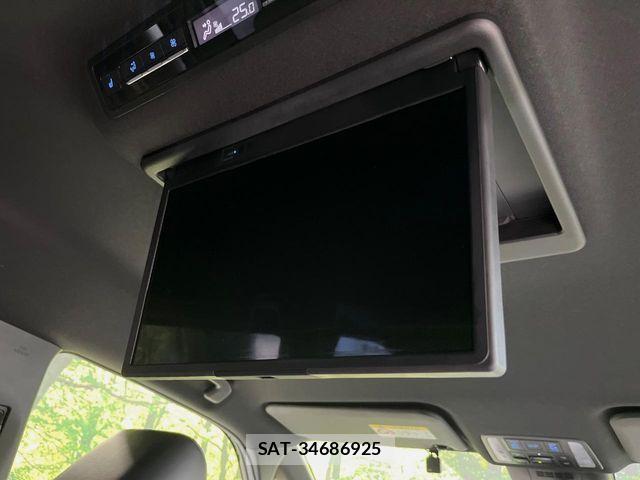 Toyota VOXY 2022-03 8317926-4