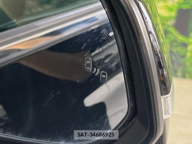 Toyota VOXY 2022-03 8317926-7