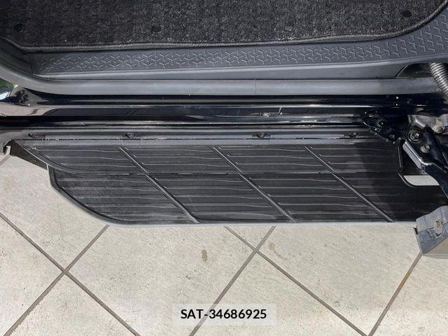 Toyota VOXY 2022-03 8317926-8