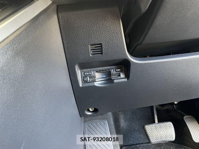 Toyota VOXY 2023-09 8317931-16