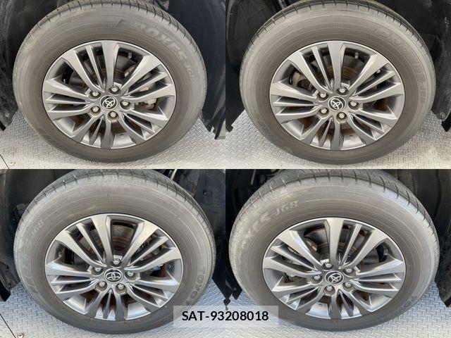 Toyota VOXY 2023-09 8317931-26