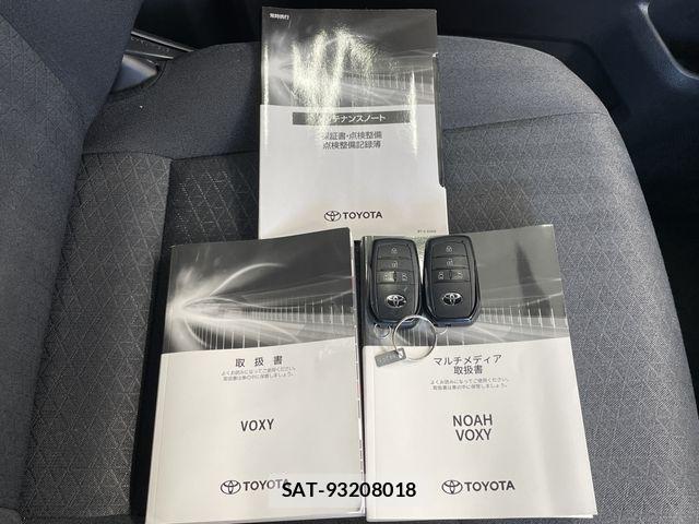 Toyota VOXY 2023-09 8317931-27