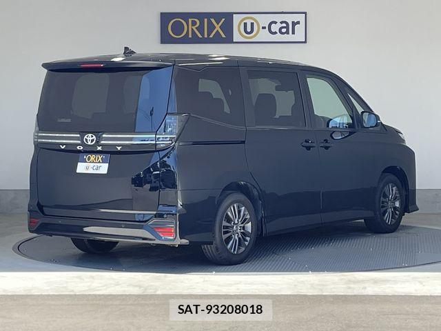 Toyota VOXY 2023-09 8317931-2