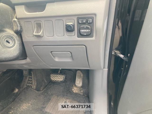 Toyota VOXY 2005-08 8317989-10