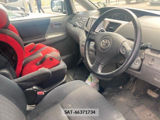 Toyota VOXY 2005-08 8317989-11