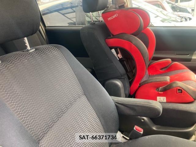 Toyota VOXY 2005-08 8317989-12