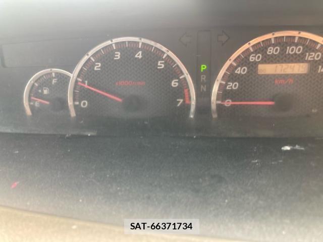 Toyota VOXY 2005-08 8317989-15