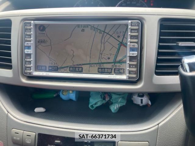 Toyota VOXY 2005-08 8317989-19