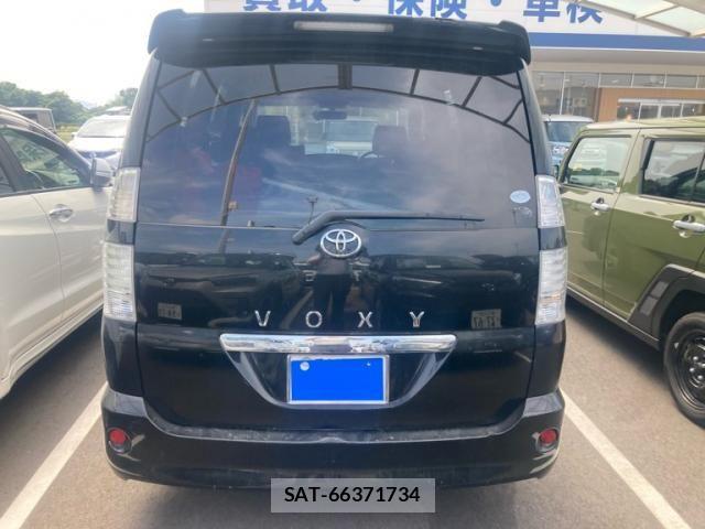 Toyota VOXY 2005-08 8317989-3