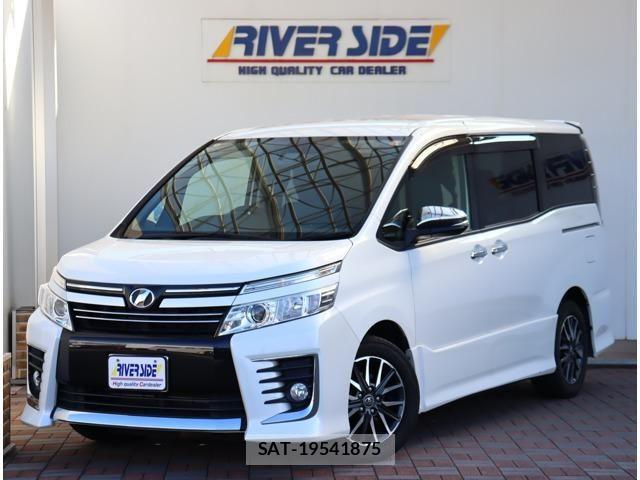 Toyota VOXY 2016-05 8317947-0