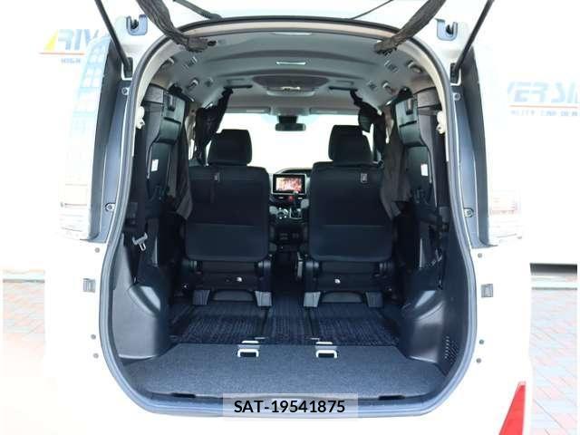Toyota VOXY 2016-05 8317947-13