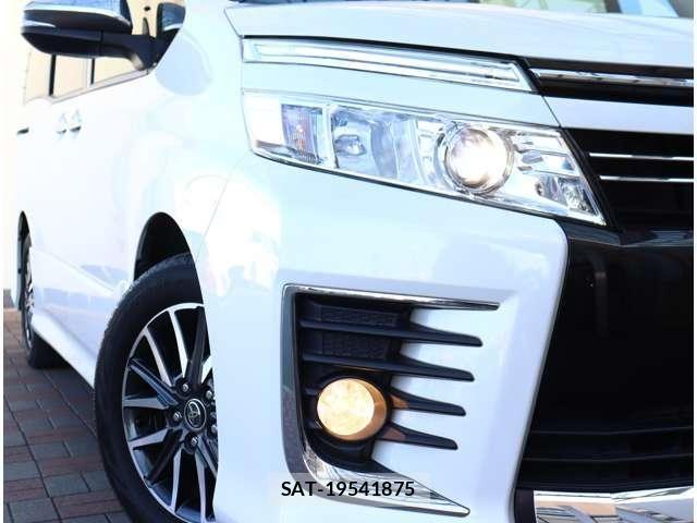 Toyota VOXY 2016-05 8317947-14