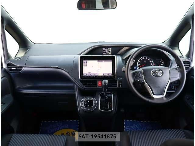 Toyota VOXY 2016-05 8317947-1