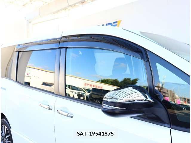 Toyota VOXY 2016-05 8317947-17