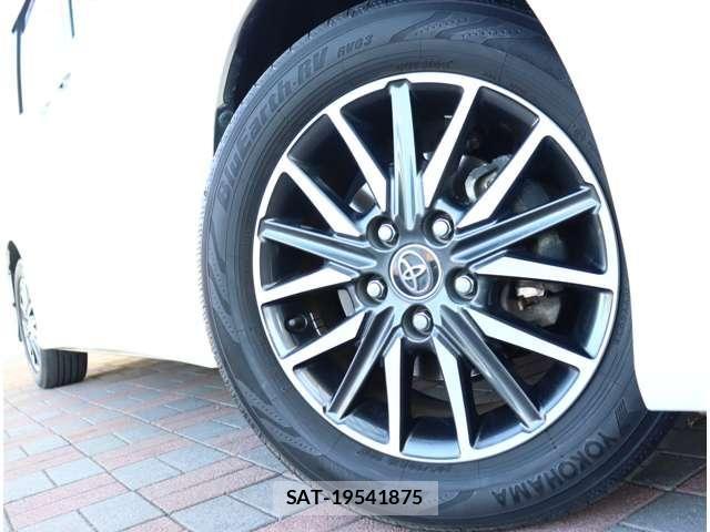 Toyota VOXY 2016-05 8317947-20