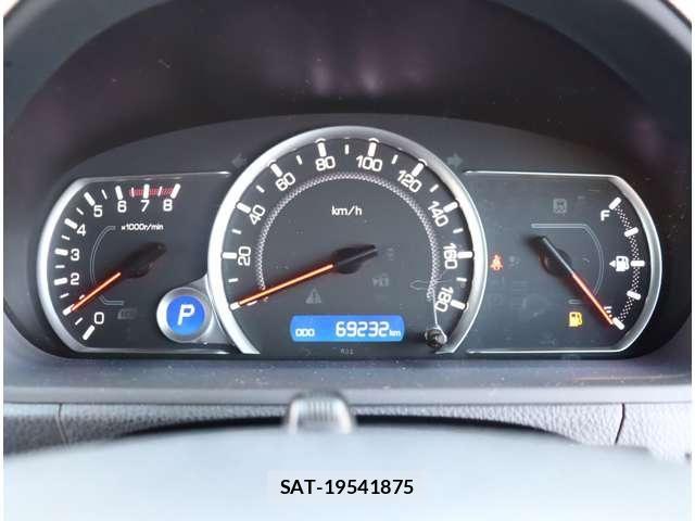 Toyota VOXY 2016-05 8317947-23