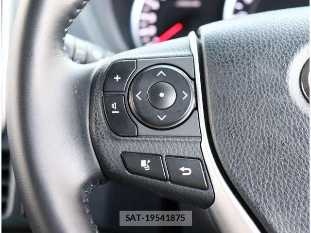 Toyota VOXY 2016-05 8317947-25