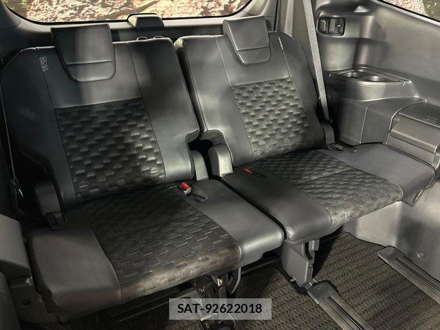 Toyota VOXY 2023-10 8317922-9