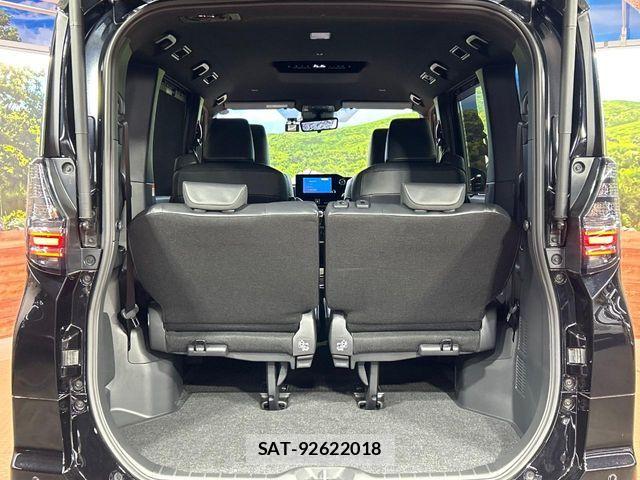 Toyota VOXY 2023-10 8317922-10