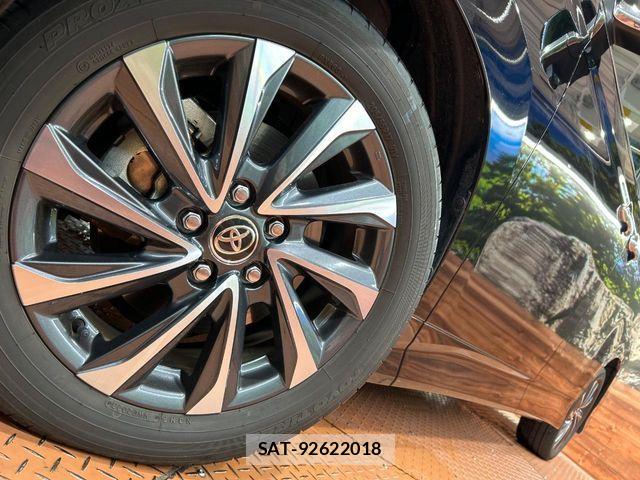 Toyota VOXY 2023-10 8317922-13
