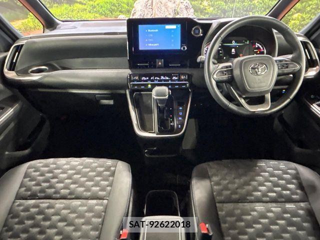 Toyota VOXY 2023-10 8317922-1