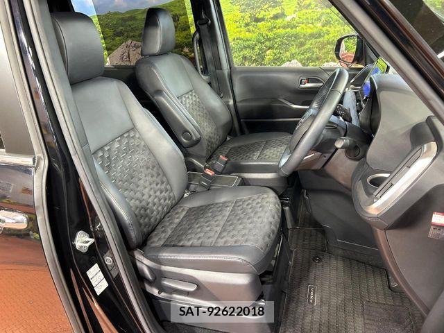Toyota VOXY 2023-10 8317922-7