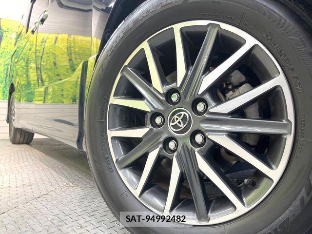 Toyota VOXY 2016-08 8317952-12