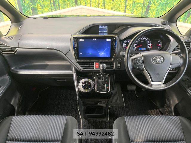 Toyota VOXY 2016-08 8317952-1