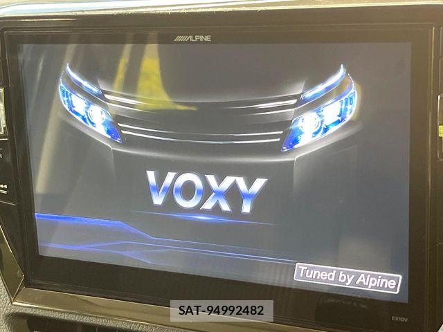 Toyota VOXY 2016-08 8317952-3