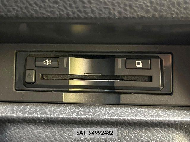 Toyota VOXY 2016-08 8317952-6