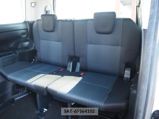 Toyota VOXY 2015-09 8338444-10