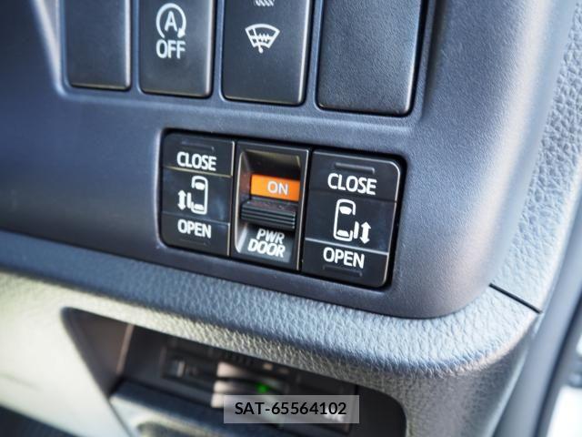 Toyota VOXY 2015-09 8338444-14
