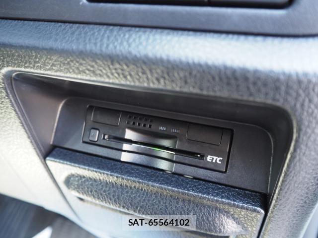 Toyota VOXY 2015-09 8338444-15