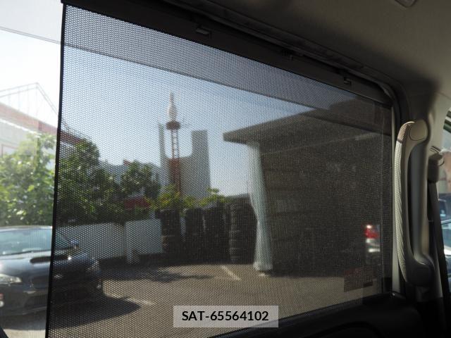 Toyota VOXY 2015-09 8338444-16
