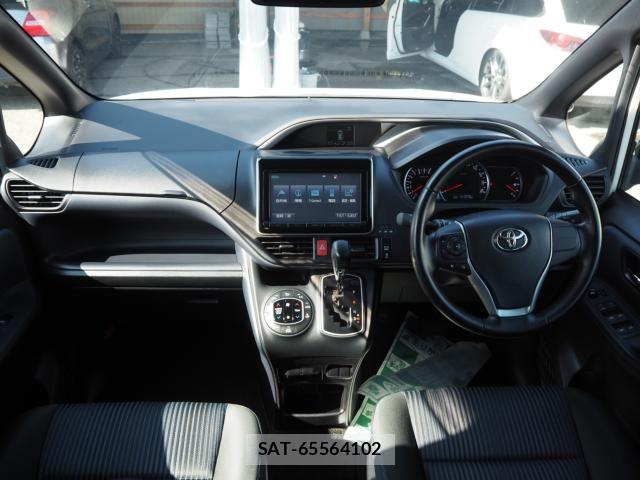 Toyota VOXY 2015-09 8338444-1