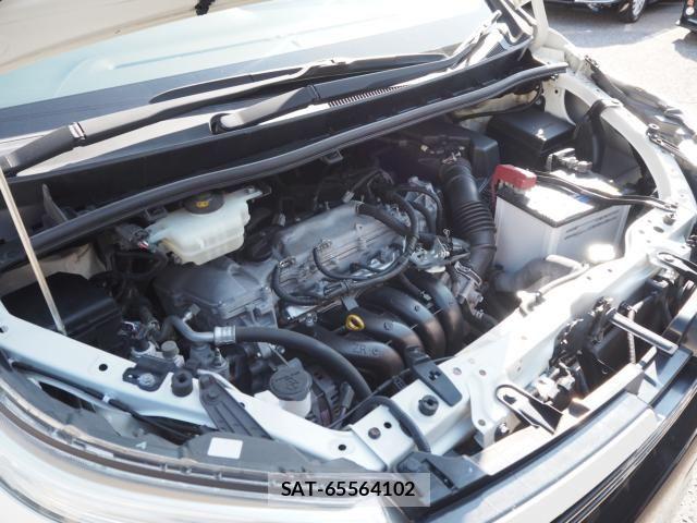 Toyota VOXY 2015-09 8338444-19