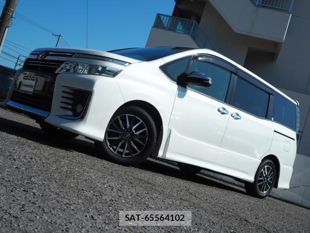 Toyota VOXY 2015-09 8338444-21