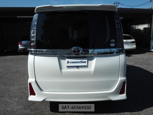 Toyota VOXY 2015-09 8338444-27
