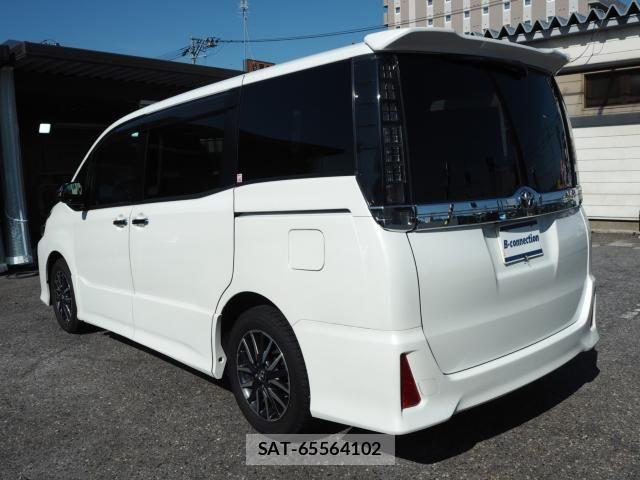 Toyota VOXY 2015-09 8338444-29